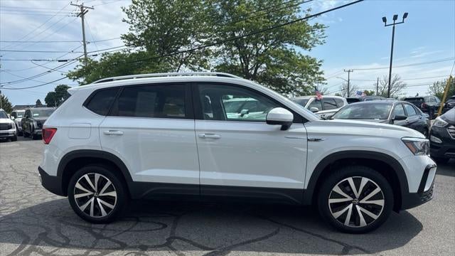 2024 Volkswagen Taos SE