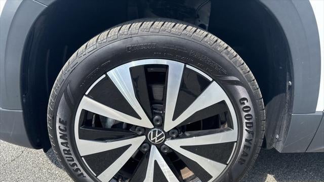 2024 Volkswagen Taos SE