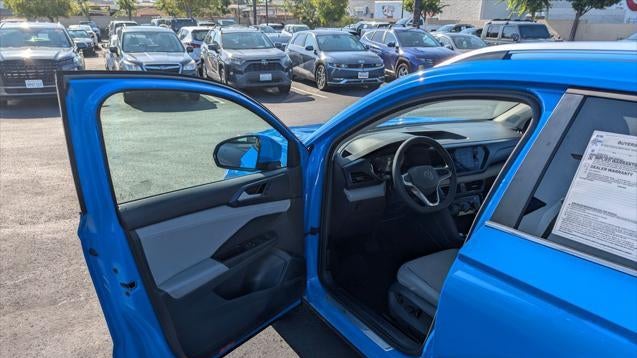 2024 Volkswagen Taos SE
