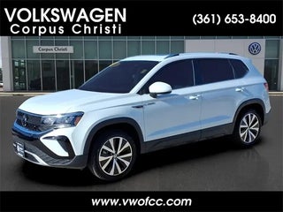 2024 Volkswagen Taos with Pure White W/Deep Black Roof Exterior