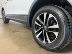 2023 Tiguan Thumbnail 15