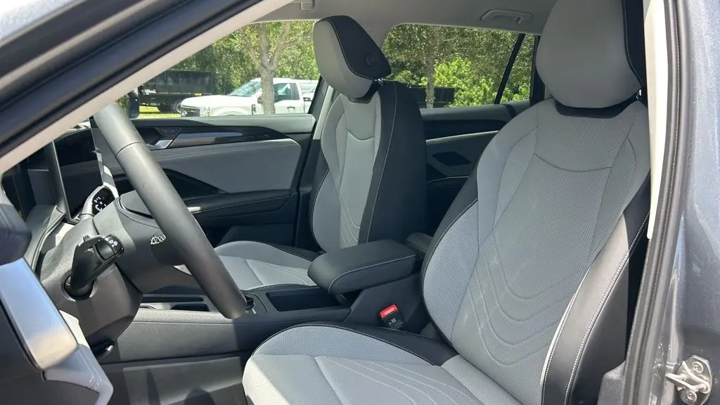 2025 Volkswagen Tiguan SE