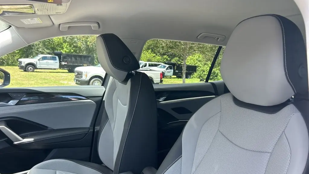 2025 Volkswagen Tiguan SE
