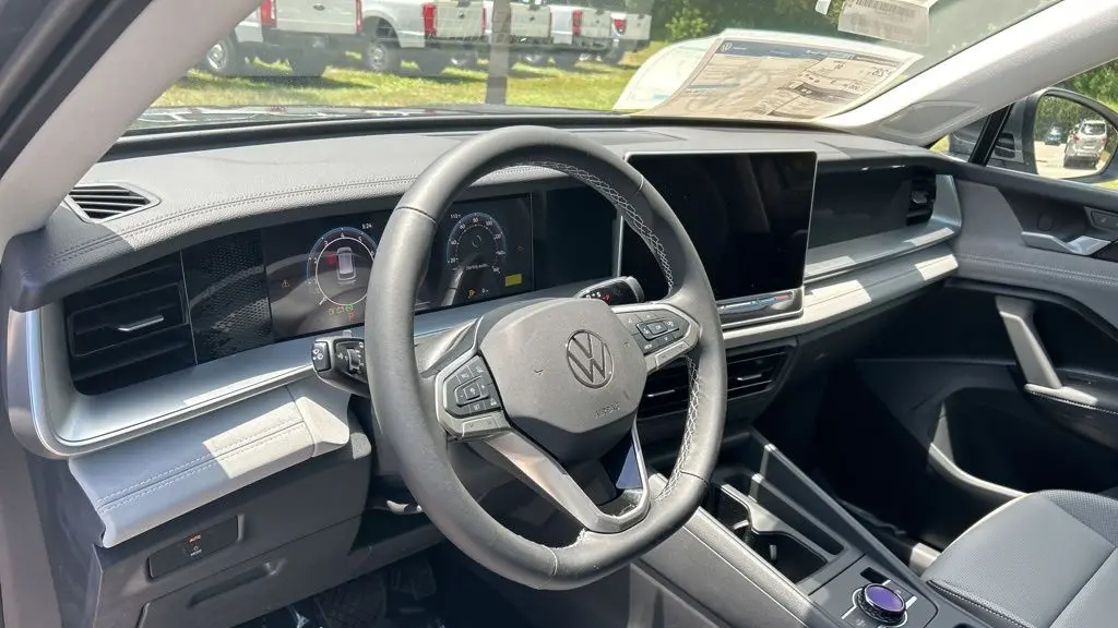 2025 Volkswagen Tiguan SE