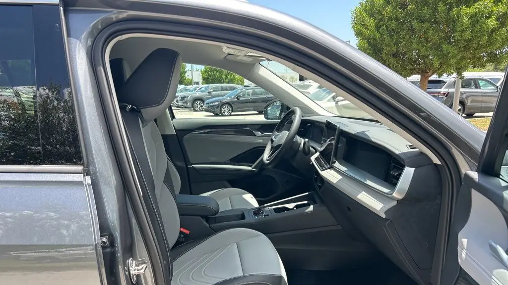 2025 Volkswagen Tiguan SE