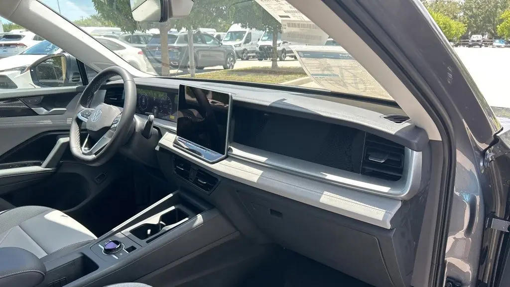 2025 Volkswagen Tiguan SE
