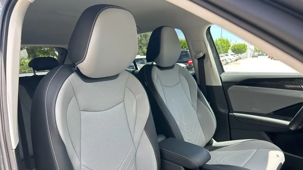 2025 Volkswagen Tiguan SE
