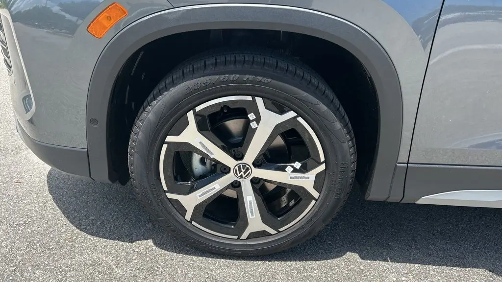 2025 Volkswagen Tiguan SE