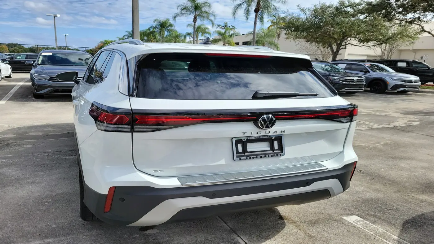 2025 Volkswagen Tiguan SE