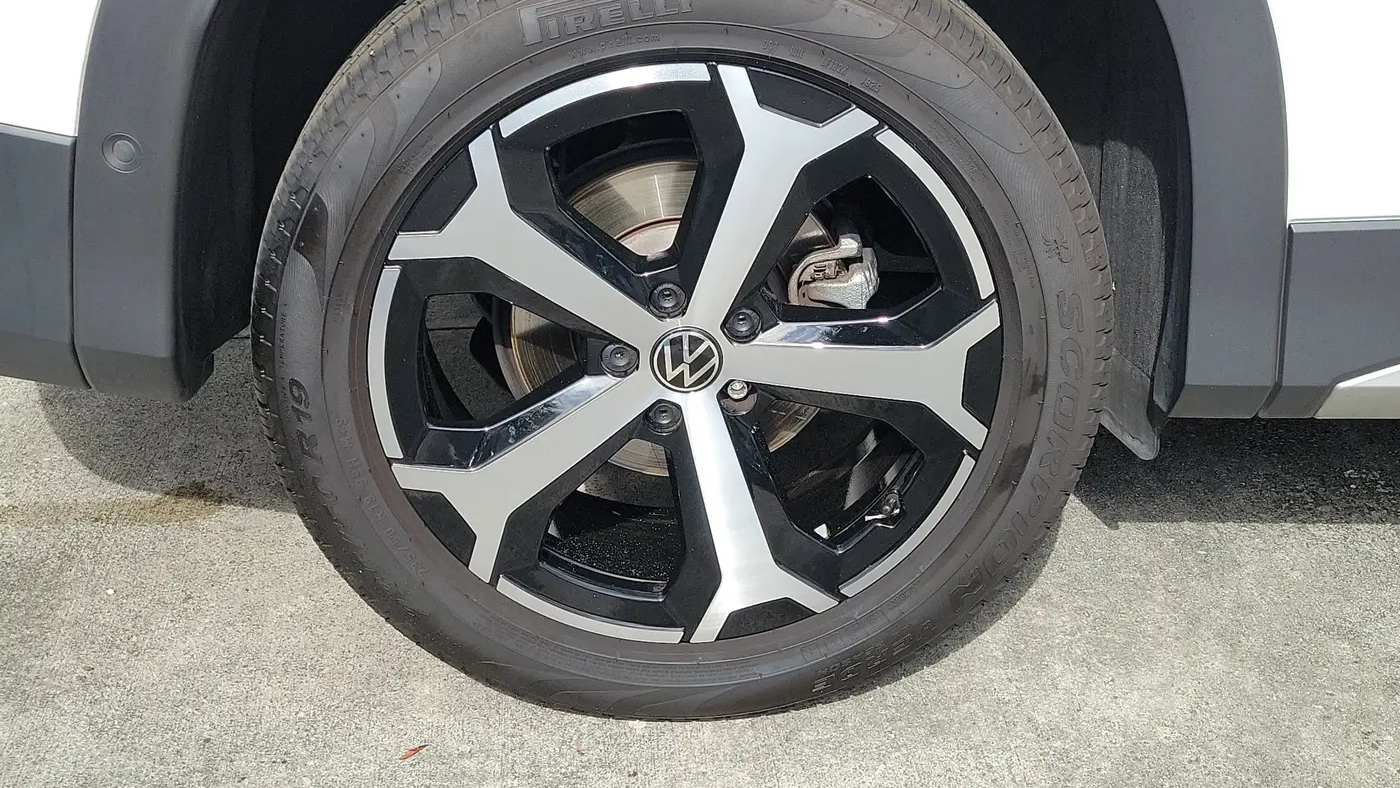 2025 Volkswagen Tiguan SE