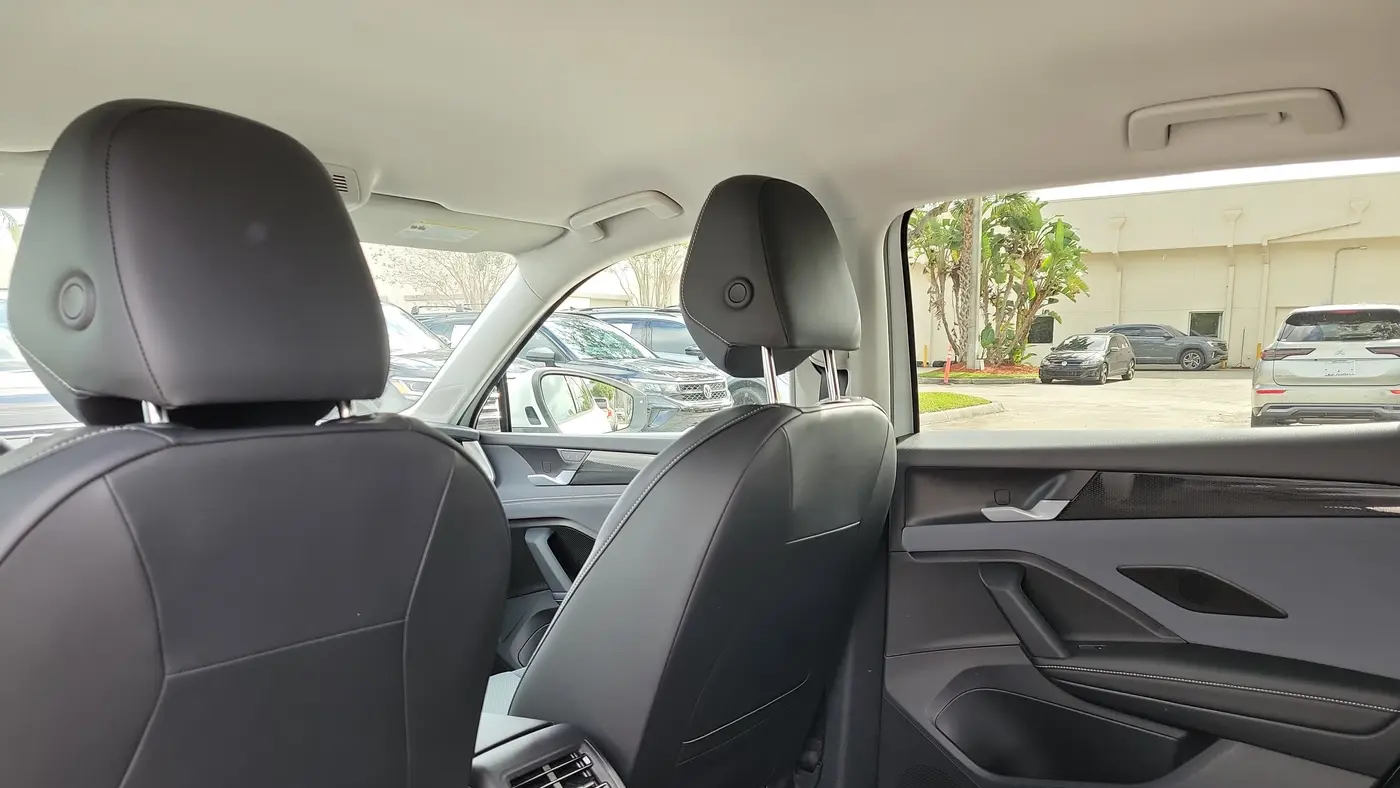 2025 Volkswagen Tiguan SE