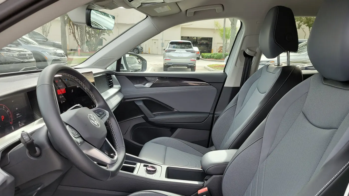 2025 Volkswagen Tiguan SE