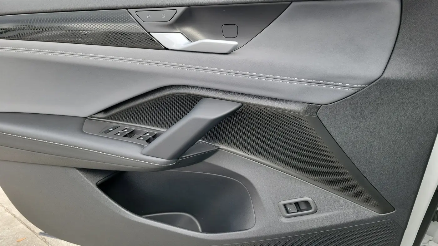 2025 Volkswagen Tiguan SE