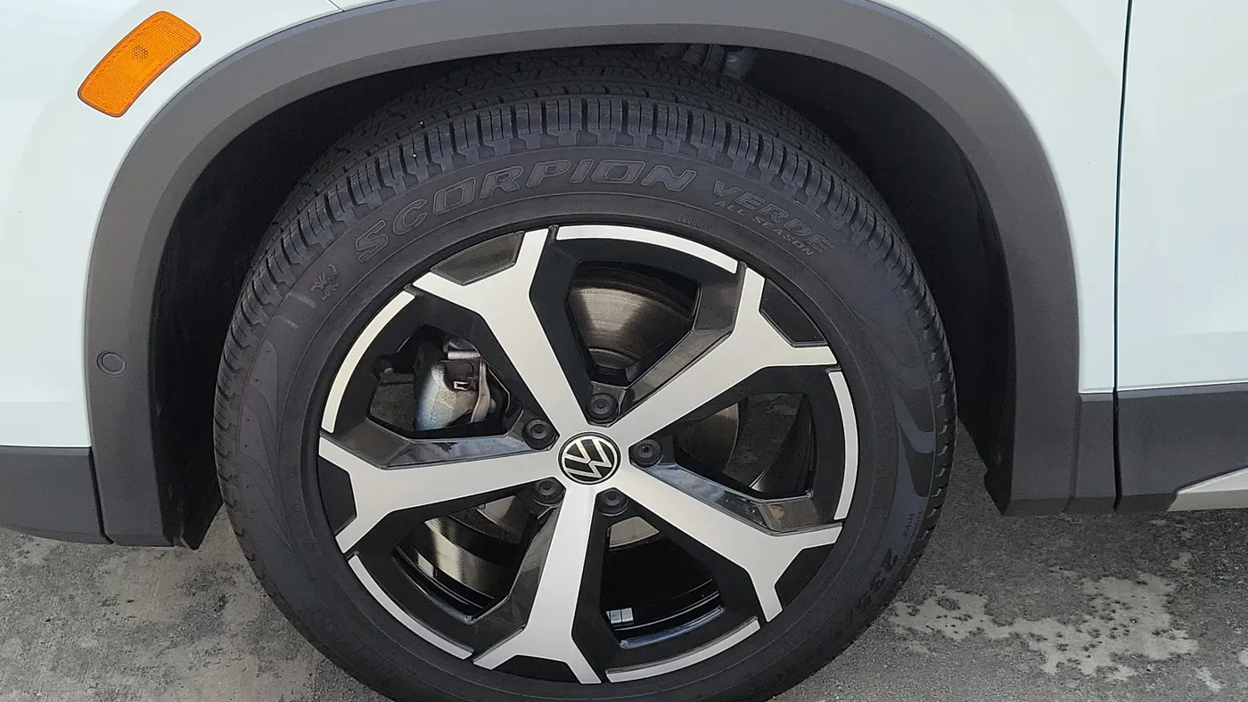 2025 Volkswagen Tiguan SE