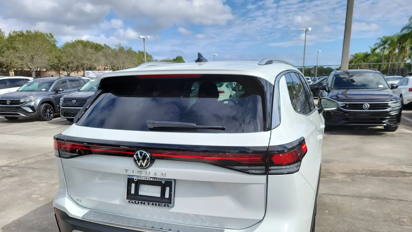 2025 Volkswagen Tiguan SE