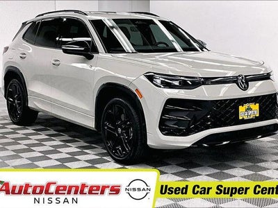Photo of a 2025 Volkswagen Tiguan AWD SE R-LINE Black 4motion 4DR SUV for sale