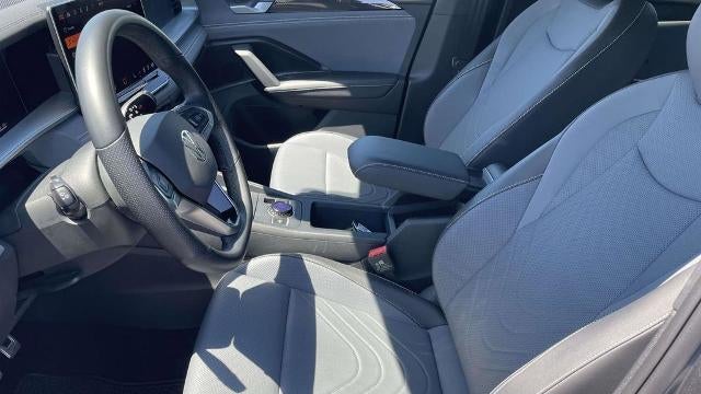 2025 Volkswagen Tiguan SE R-Line Black