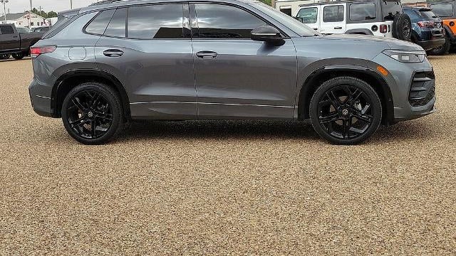 2025 Volkswagen Tiguan SE R-Line Black