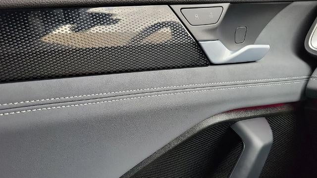 2025 Volkswagen Tiguan SE R-Line Black