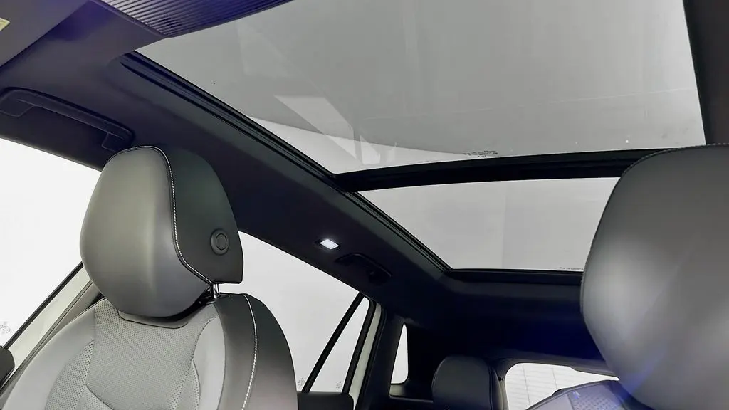 2025 Volkswagen Tiguan SE R-Line Black