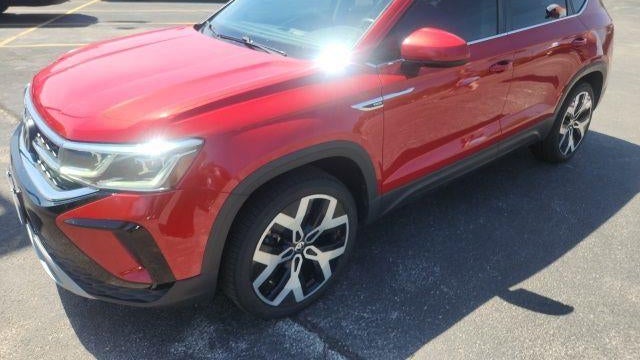Preowned 2022 Volkswagen Taos SEL 4Motion for Sale