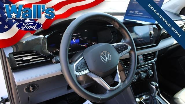 2024 Volkswagen Taos SE Black 4Motion