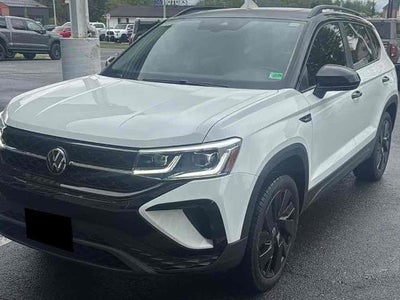 2024 Volkswagen Taos AWD SE Black 4motion 4DR SUV