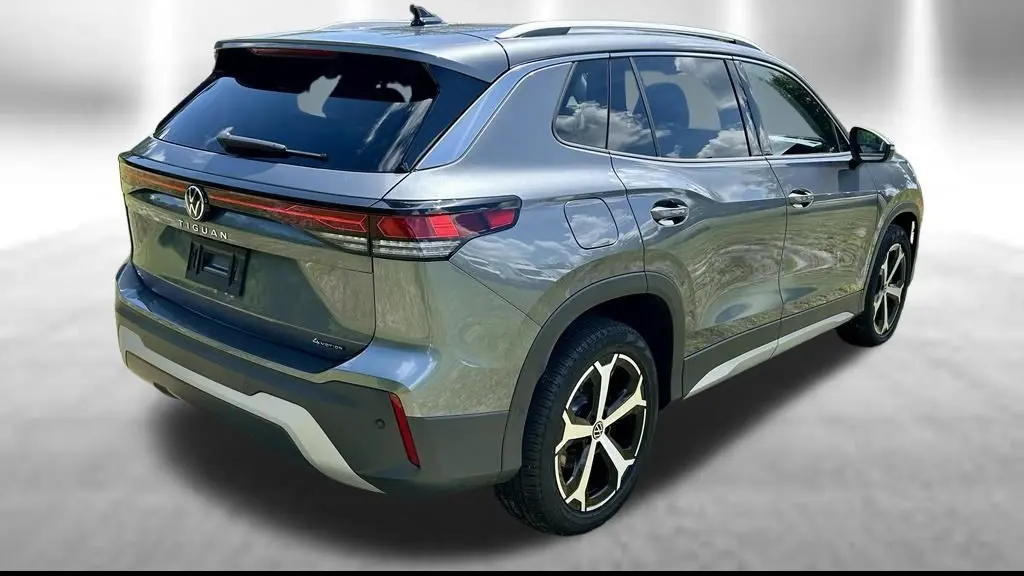2025 Volkswagen Tiguan SE 4Motion