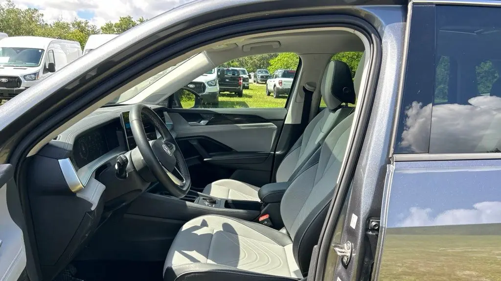 2025 Volkswagen Tiguan SE 4Motion