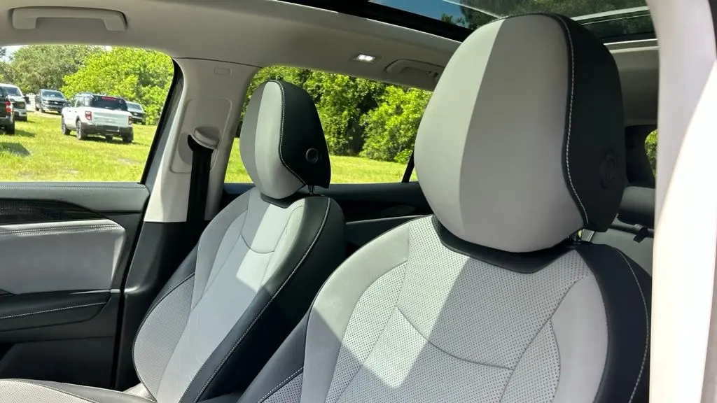 2025 Volkswagen Tiguan SE 4Motion