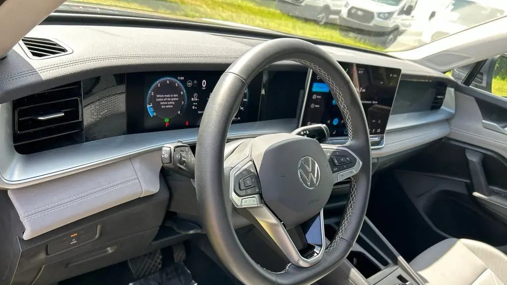 2025 Volkswagen Tiguan SE 4Motion