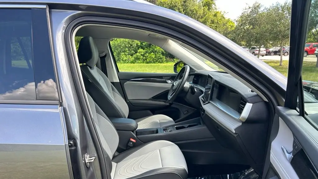 2025 Volkswagen Tiguan SE 4Motion