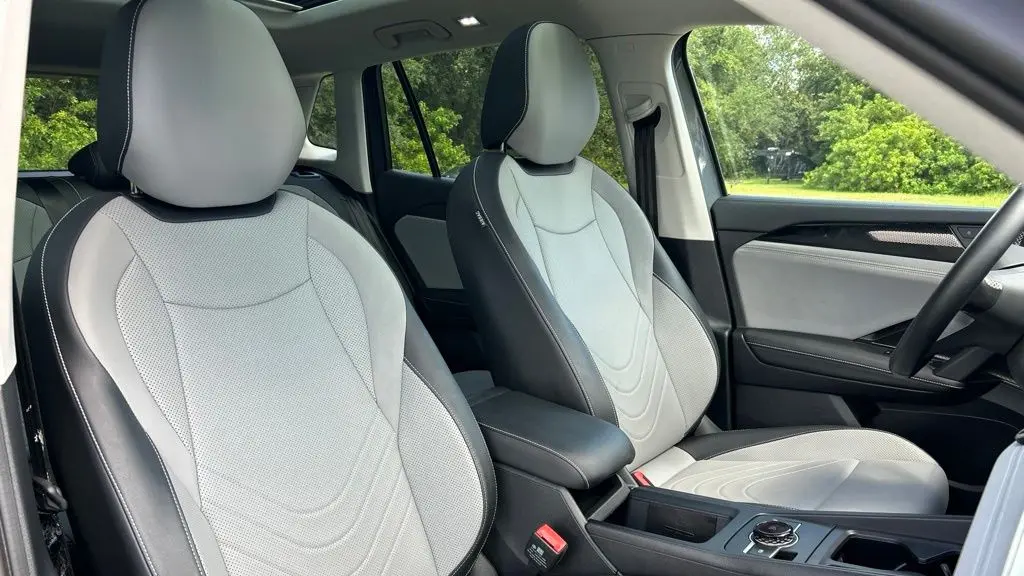 2025 Volkswagen Tiguan SE 4Motion