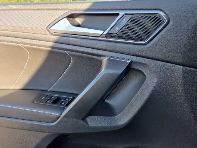 2023 Volkswagen Tiguan - $18,559