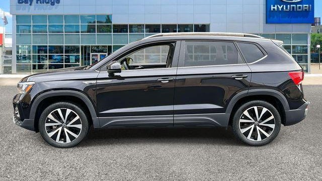 2023 Volkswagen Taos SE 4Motion