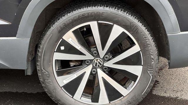 2023 Volkswagen Taos SE 4Motion