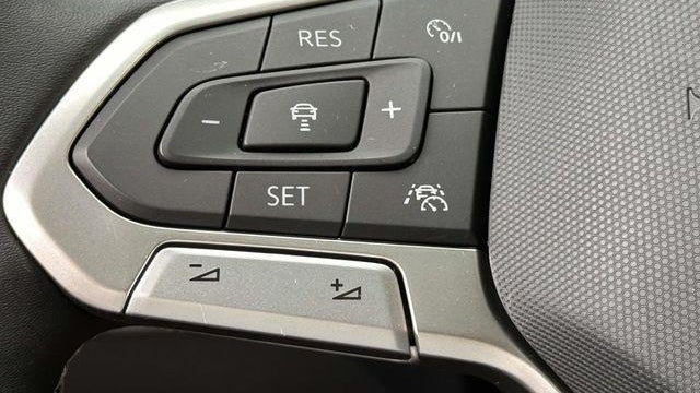 2023 Volkswagen Taos SE 4Motion