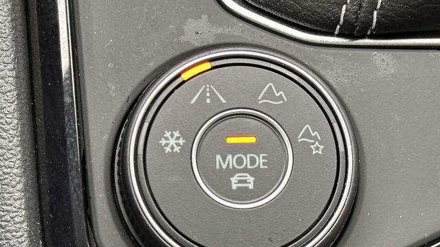 2023 Volkswagen Taos SE 4Motion