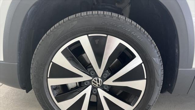 2023 Volkswagen Taos SE 4Motion
