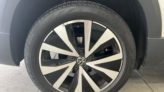 2023 Volkswagen Taos SE 4Motion
