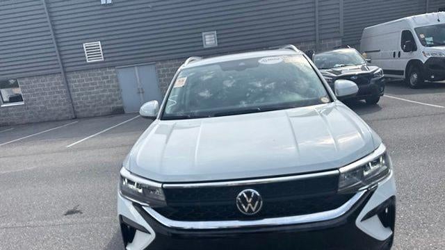 2023 Volkswagen Taos SE 4Motion