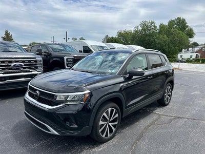 Photo of a 2022 Volkswagen Taos AWD SE 4motion 4DR SUV for sale