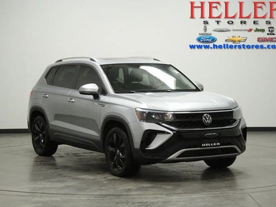 Photo of a 2022 Volkswagen Taos AWD SE 4motion 4DR SUV for sale