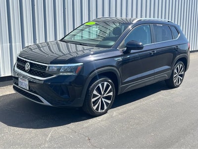 Photo of a 2022 Volkswagen Taos SE 4DR SUV for sale