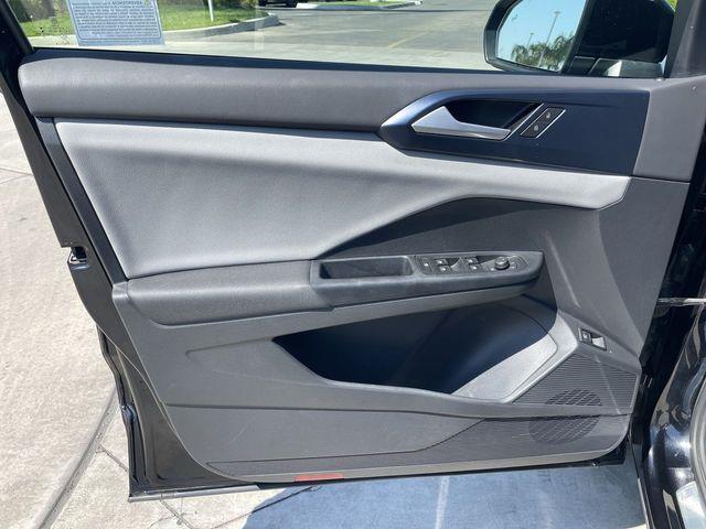2022 Volkswagen Taos - $18,999