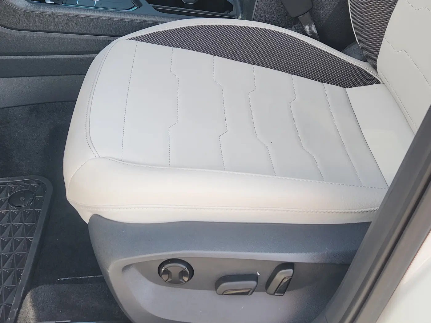 2025 Volkswagen Taos - $21,916