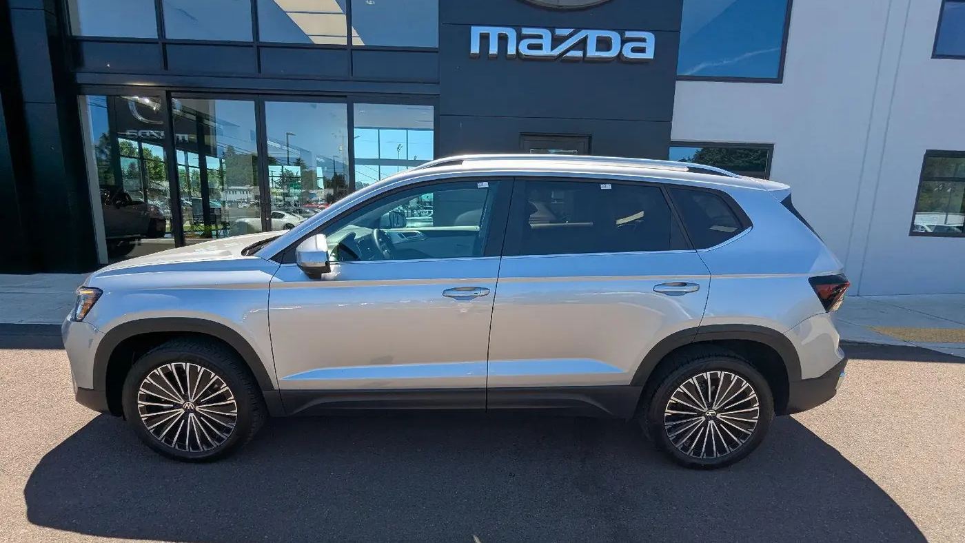 2025 Volkswagen Taos SE