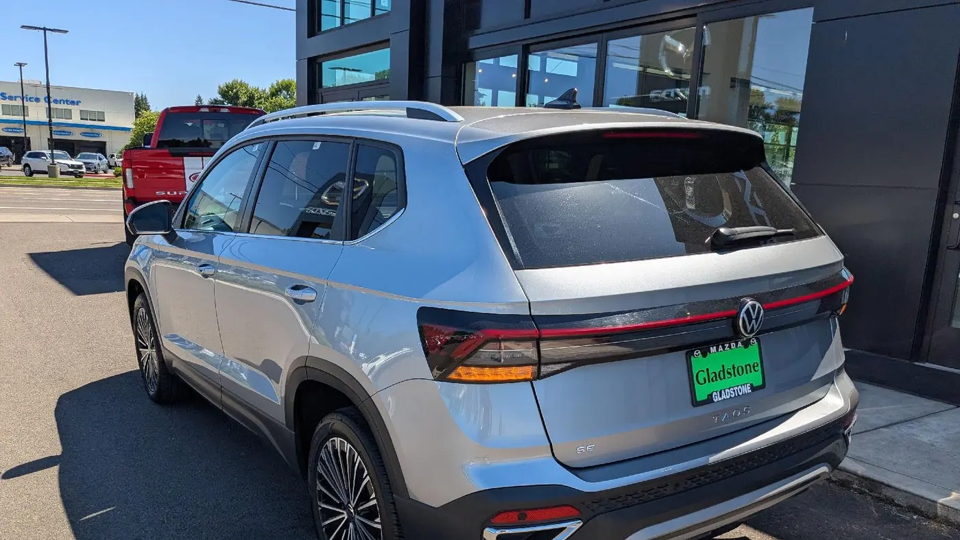 2025 Volkswagen Taos SE