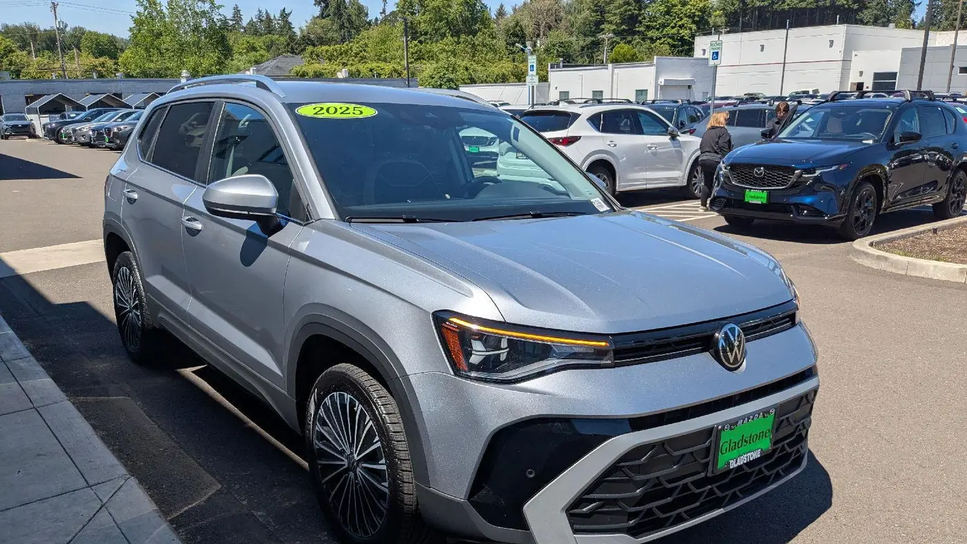 2025 Volkswagen Taos SE