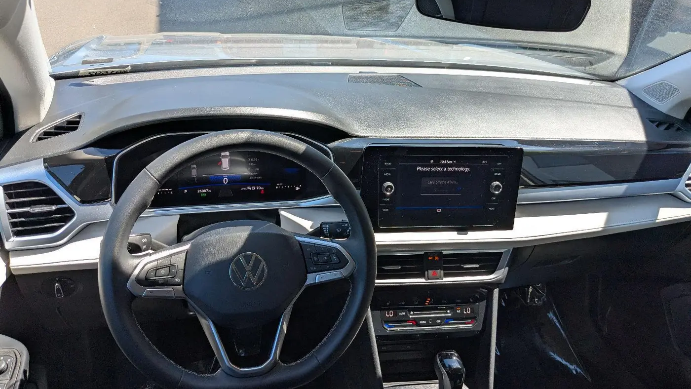 2025 Volkswagen Taos SE